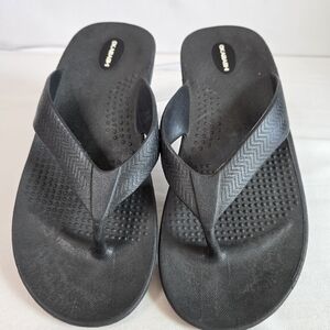 Okabashi WomensThong Flip Flops Size LL (Womens 11-12) Black